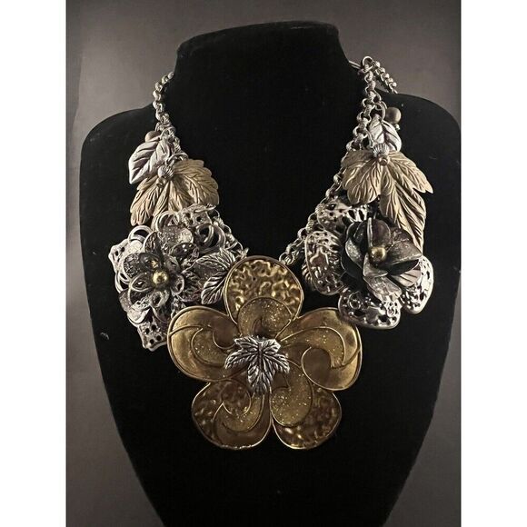 Flower Cottage Gold Tone Floral Egyptian Statement Necklace Cosplay Grandma - Picture 7 of 7